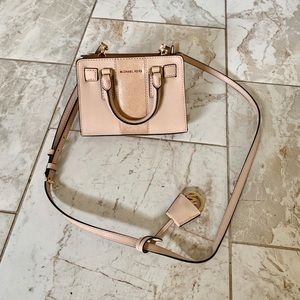 Michael Kors Dillon Extra Small Crossbody Bag